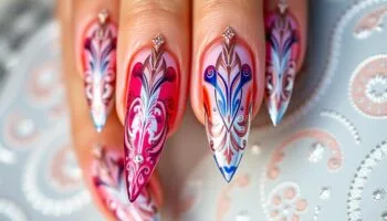 Esta Mulher não CORTA as Unhas Há 10 Anos e elas estão desse TAMANHO ASSUSTADOR!