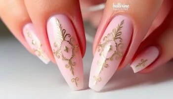 FRANCESINHA em Unha Bailarina: Elegância e Versatilidade Unidas