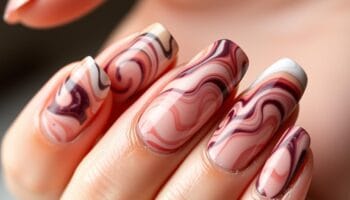 Unhas Marmorizadas: Elegância e Arte nas Pontas dos Dedo