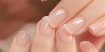 Unhas Transparentes: O Charme Discreto da Tendência Clean