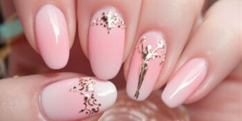 A elegância da francesinha na unha bailarina