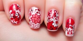 As Mais Belas unhas decoradas vermelhas com branco