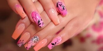 Alongamento de Unhas Perfeito:Tenha Mãos de Celebridade