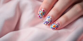 Manicure Artística MÁGICA: Como Criar Obras-Primas nas Suas Próprias Mãos