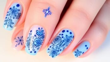 Unhas decoradas azul claro: inspire-se com modelos