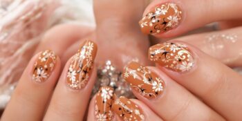 Unhas Decoradas Caramelo: Tendência Quente para 2025
