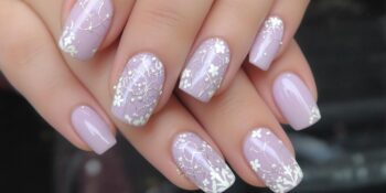 Unhas Decoradas Lilás: Delicadeza e Estilo para Suas Mãos