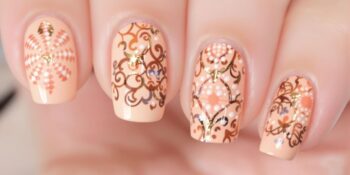 Unhas Decoradas Pêssego: Sofisticação e Beleza em Detalhes