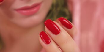 Unhas Vermelhas: O Poder e a Sedução em Suas Mãos