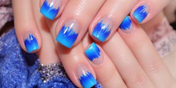 Unhas Francesinhas Azul: Um Toque Moderno para um Clássico