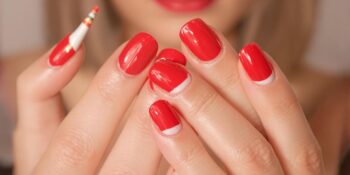 Unhas Francesinhas Vermelhas: Elegância Clássica com Atitude
