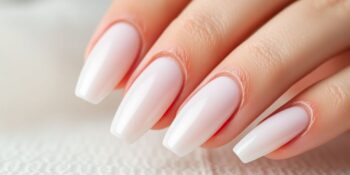 Unhas de Gel Branca: Sofisticação e Elegância para Você